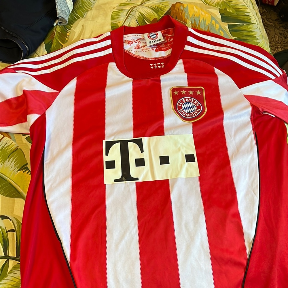 Bayern Munchen size Small jersey